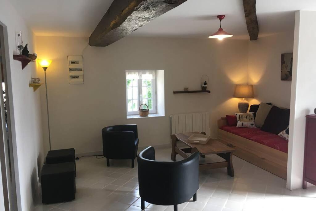 Logement Independant Le Poulailler Proche Guedelon Treigny Exterior photo
