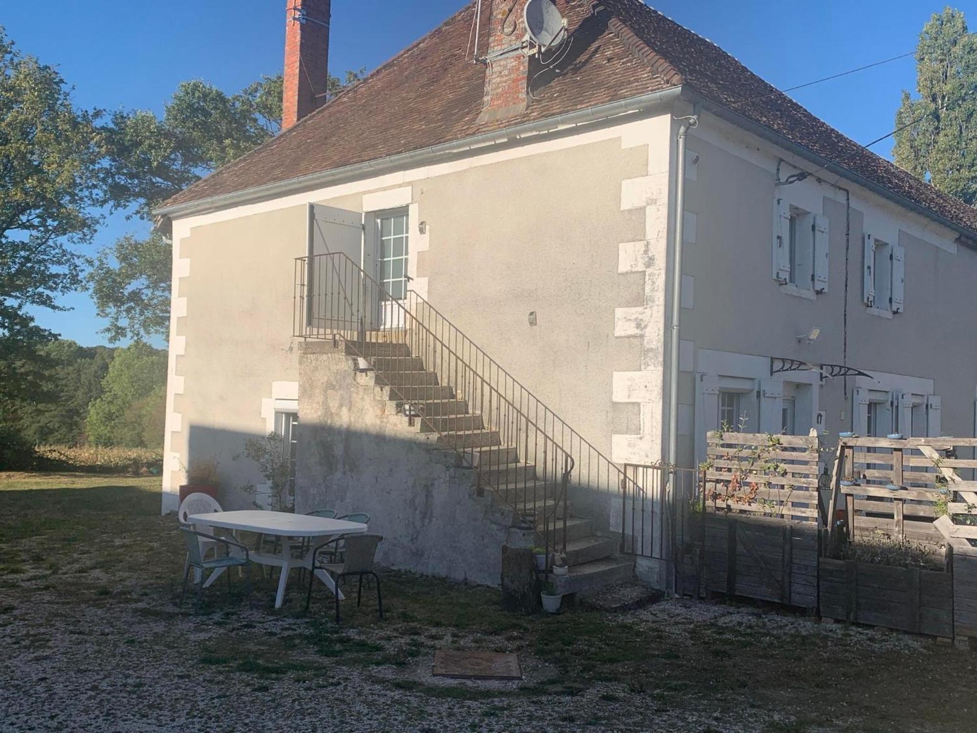 Logement Independant Le Poulailler Proche Guedelon Treigny Exterior photo